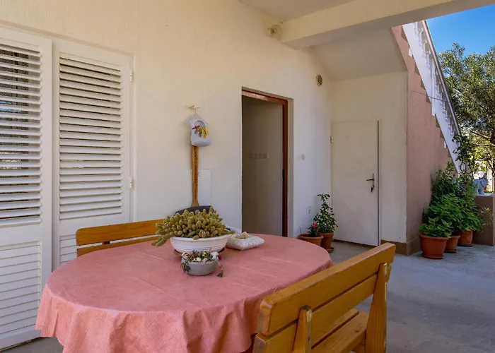 Barbat, Rab 1 Διαμέρισμα *