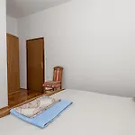 Barbat, Rab 1 דירה *