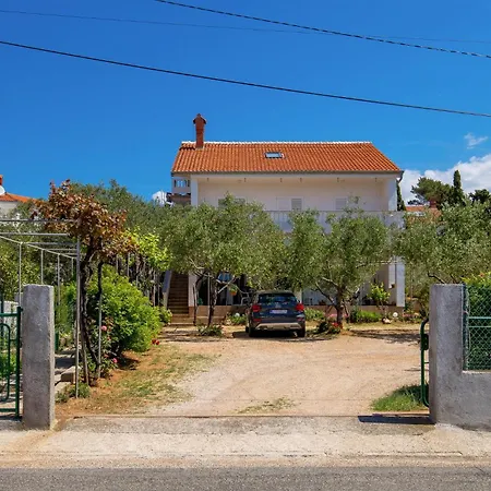 Barbat, Rab 1 Apartman