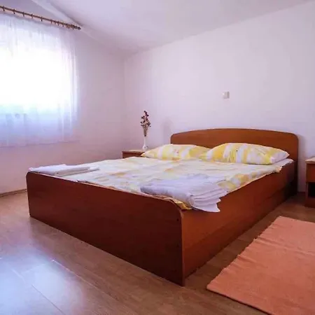 شقة Barbat, Rab 1