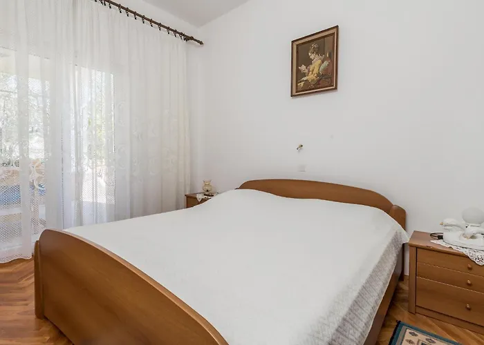 Barbat, Rab 1 Apartman