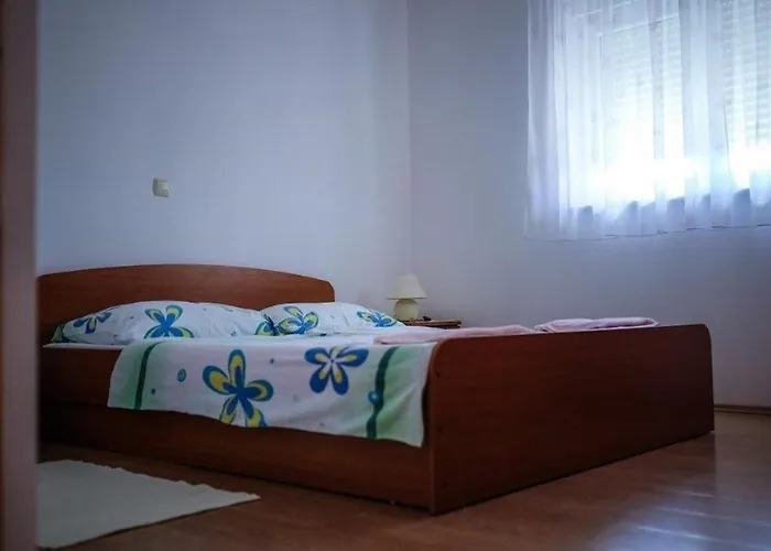 Barbat, Rab 1 Apartman